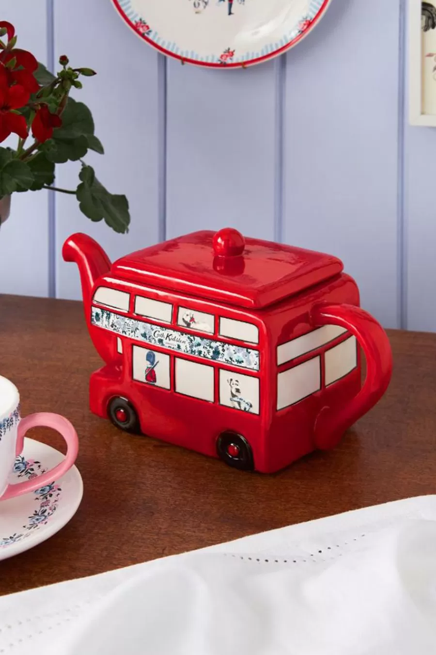 Cath Kidston LONDON TEAPOT Red Store